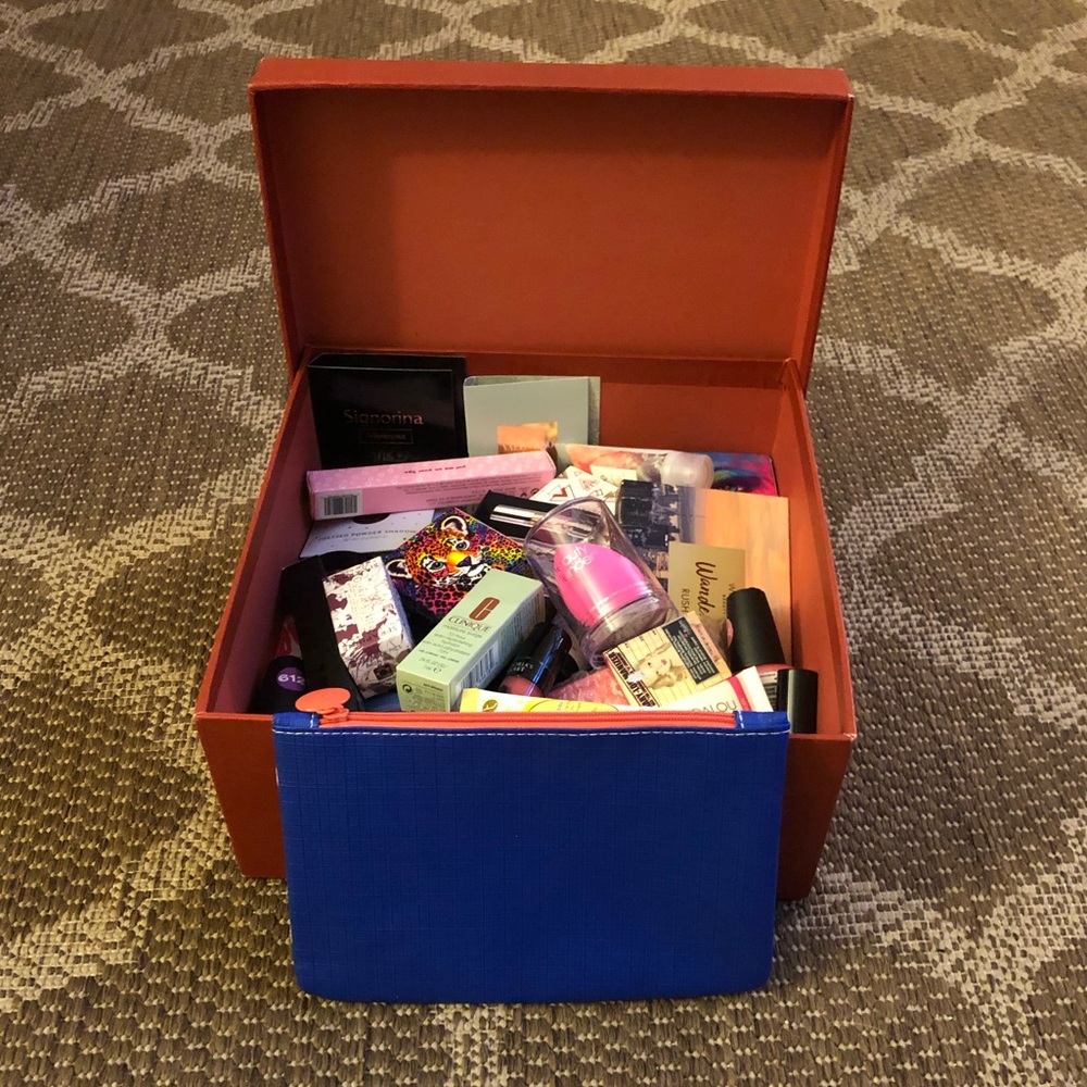 MYSTERY MAKEUP BAG💄🎀💋